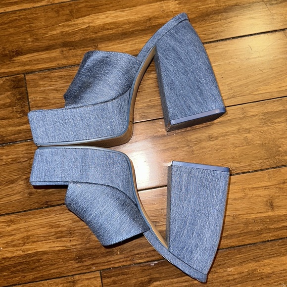 Denim heel. Never been worn. Size 8. - Picture 3 of 4